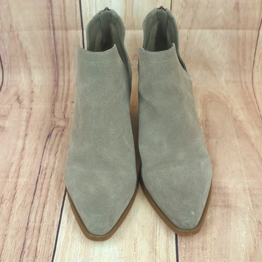 VINCE CAMUTO Doralli Booties Taupe Suede Leather Pointed Toe Sz 8